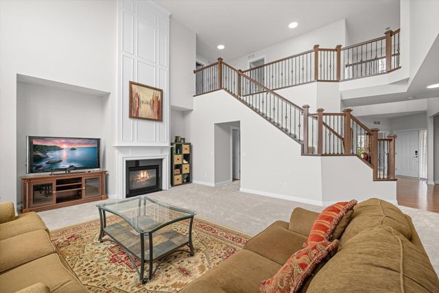 5035 Jewel Lane N, Plymouth, MN 55446