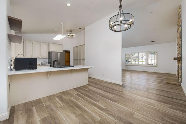 10324 Rio Sombra Ct, Oakdale, CA 95361