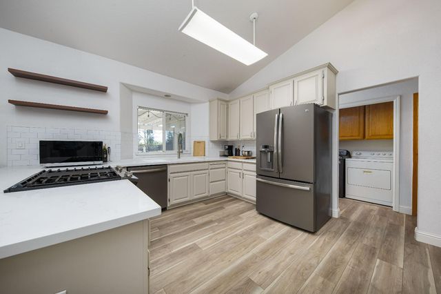 10324 Rio Sombra Ct, Oakdale, CA 95361