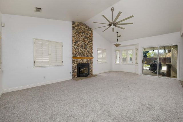 10324 Rio Sombra Ct, Oakdale, CA 95361