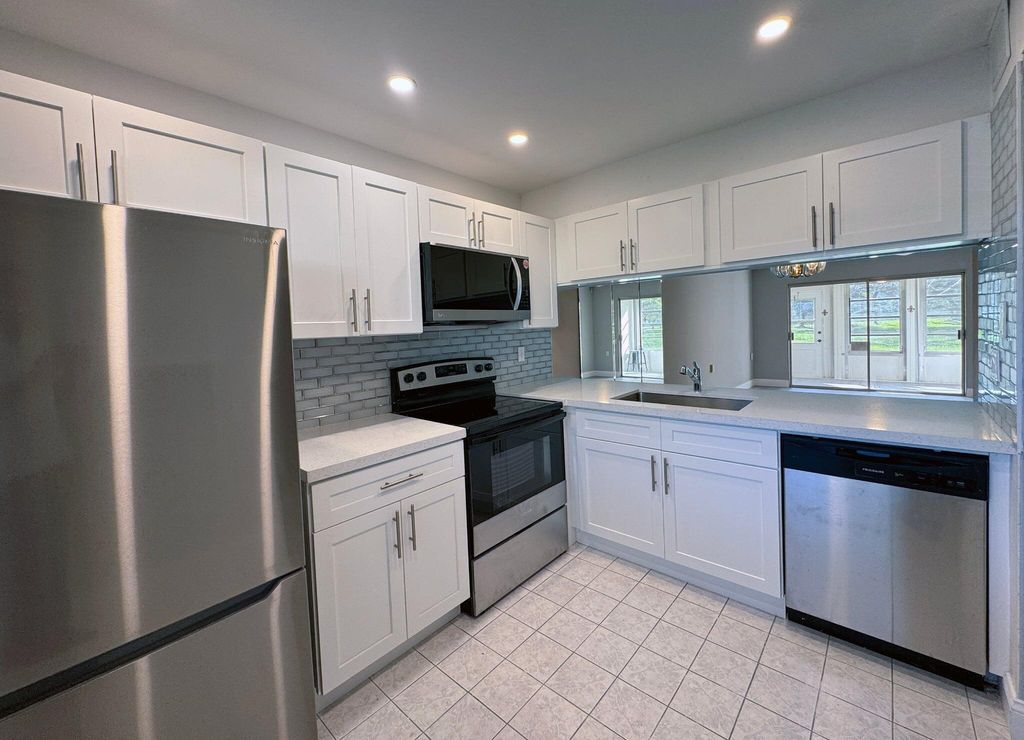 2604 Nassau Bend F1, Coconut Creek, FL 33066