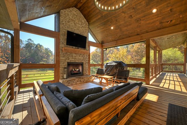 89 High Meadows Court, Morganton, GA 30560