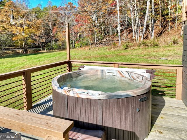 89 High Meadows Court, Morganton, GA 30560