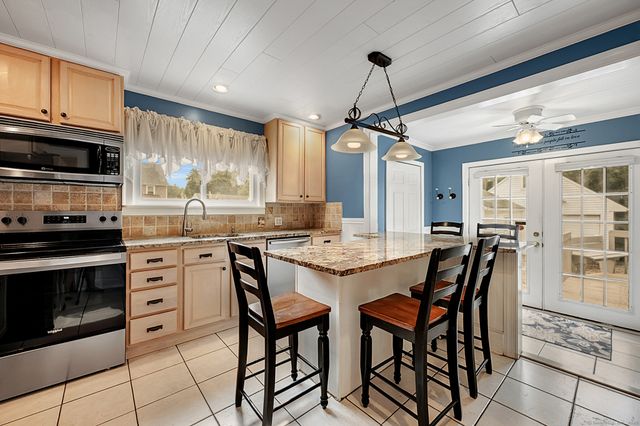 35 New Lane, Cromwell, CT 06416