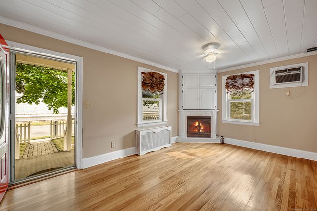 35 New Lane, Cromwell, CT 06416