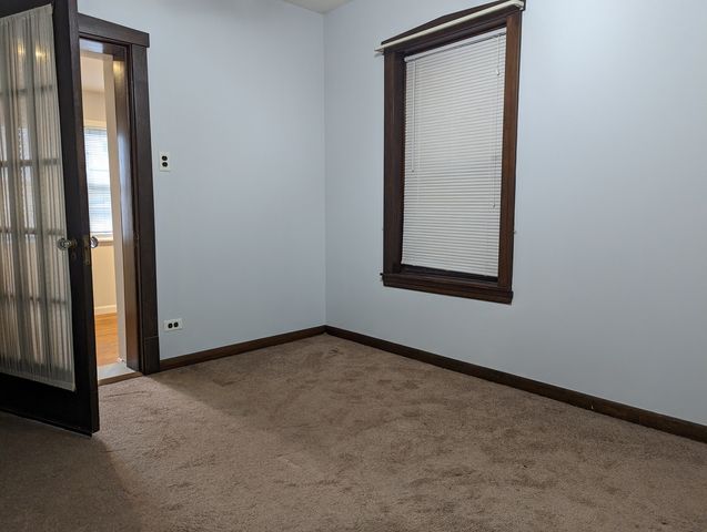 5650 N Spaulding Avenue 2, Chicago, IL 60659