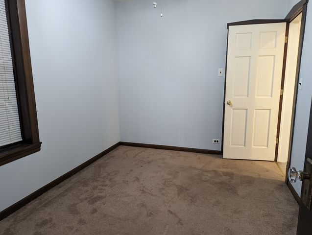 5650 N Spaulding Avenue 2, Chicago, IL 60659