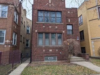 5650 N Spaulding Avenue 2, Chicago, IL 60659