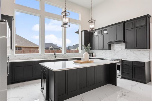 959 Gallant Fox Road, Hewitt, TX 76643