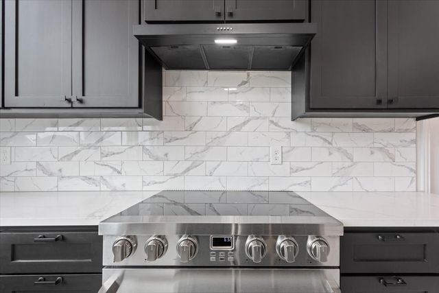 959 Gallant Fox Road, Hewitt, TX 76643