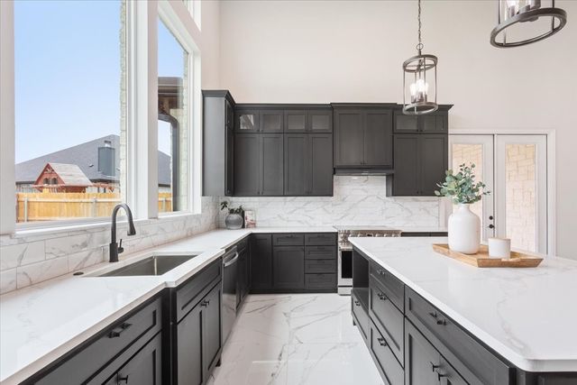 959 Gallant Fox Road, Hewitt, TX 76643