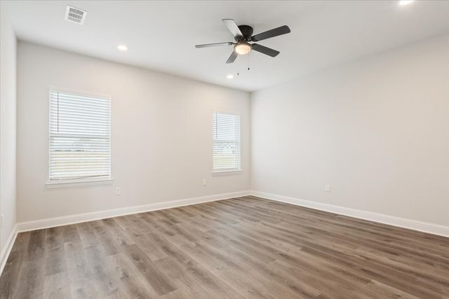 959 Gallant Fox Road, Hewitt, TX 76643