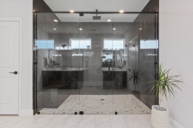 959 Gallant Fox Road, Hewitt, TX 76643