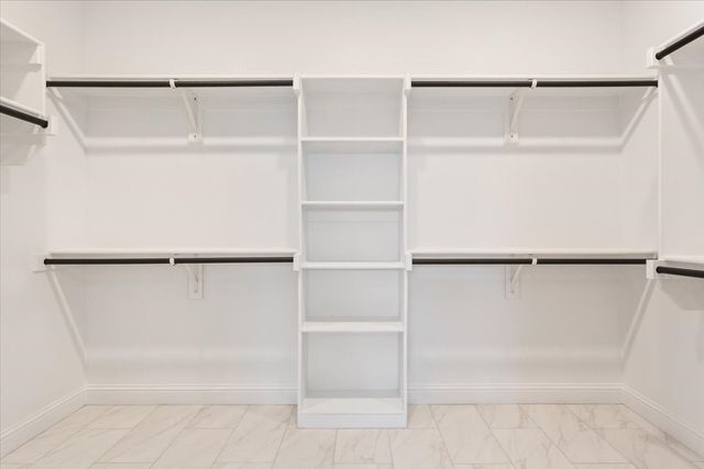 959 Gallant Fox Road, Hewitt, TX 76643