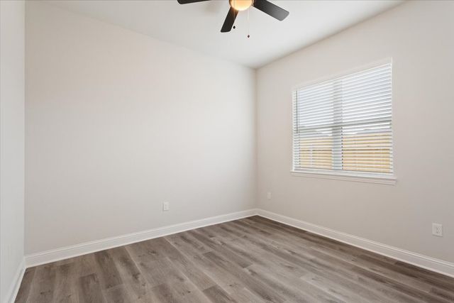 959 Gallant Fox Road, Hewitt, TX 76643