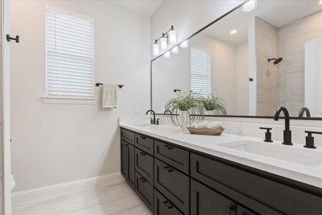 959 Gallant Fox Road, Hewitt, TX 76643