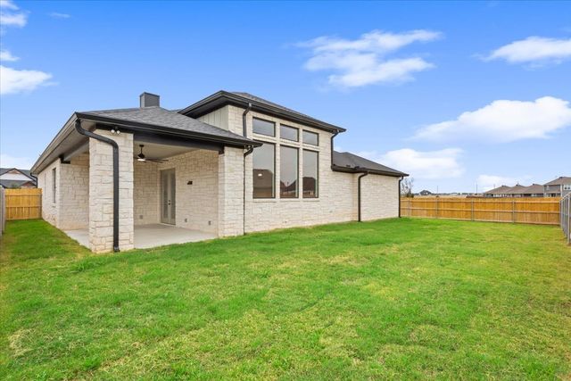 959 Gallant Fox Road, Hewitt, TX 76643