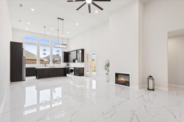 959 Gallant Fox Road, Hewitt, TX 76643