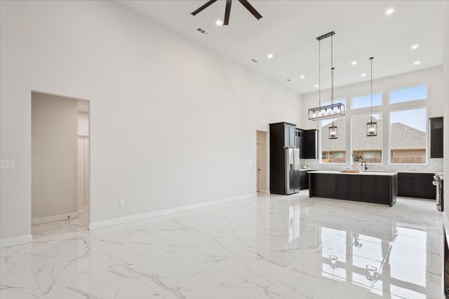 959 Gallant Fox Road, Hewitt, TX 76643