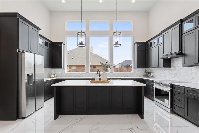 959 Gallant Fox Road, Hewitt, TX 76643