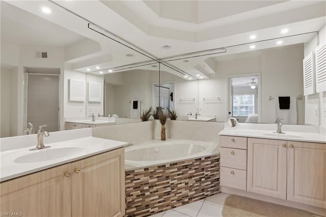 6887 Redbay Park RD 103, Naples, FL 34109