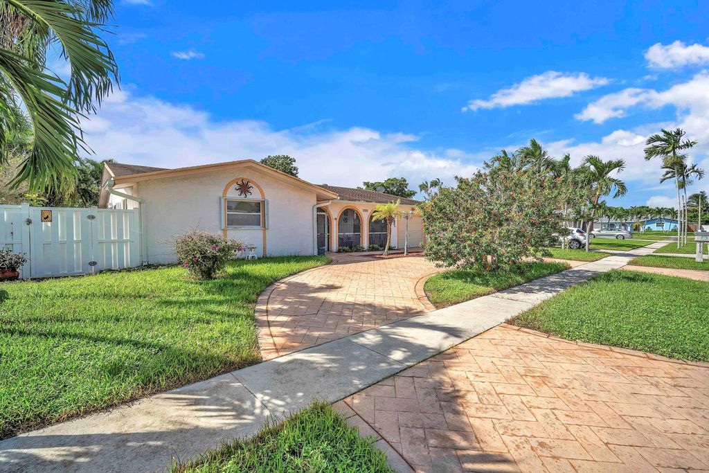 7950 NW 8th Ct, Margate, FL 33063