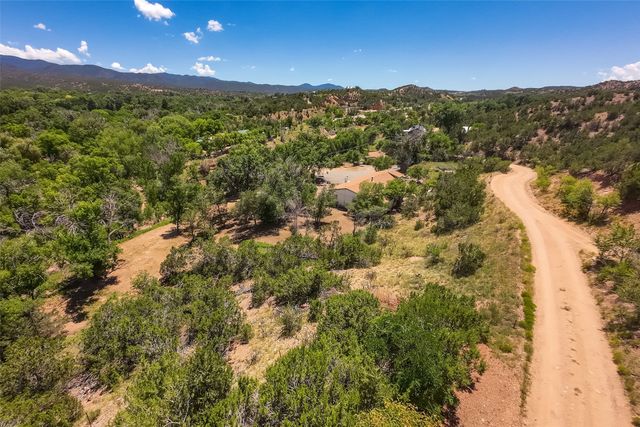 20 A Glowing Star Road, Santa Fe, NM 87506