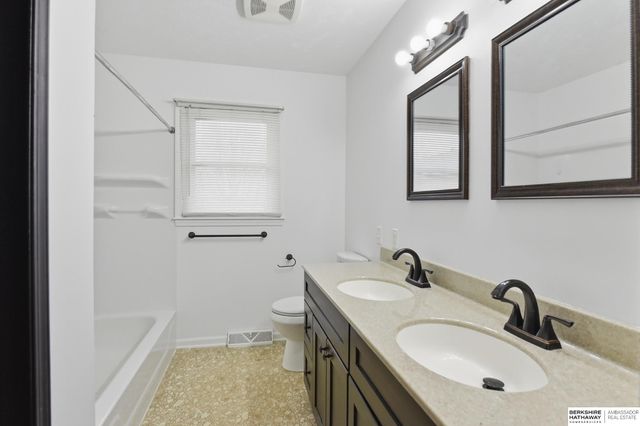 104 Waldo Circle, Bellevue, NE 68005