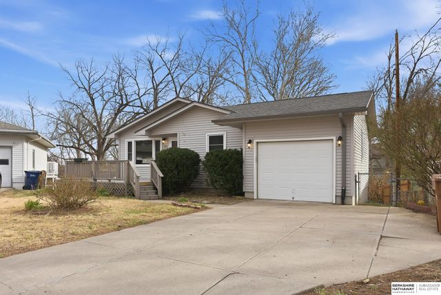104 Waldo Circle, Bellevue, NE 68005