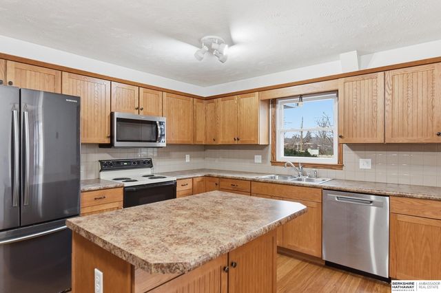 104 Waldo Circle, Bellevue, NE 68005