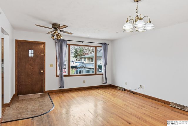 104 Waldo Circle, Bellevue, NE 68005