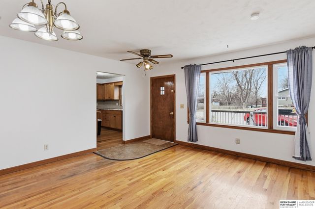 104 Waldo Circle, Bellevue, NE 68005