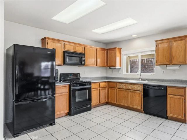 11893 Pepperwood Street, Victorville, CA 92392