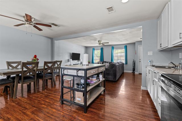 7036 Sandybrook Drive, Fort Worth, TX 76120