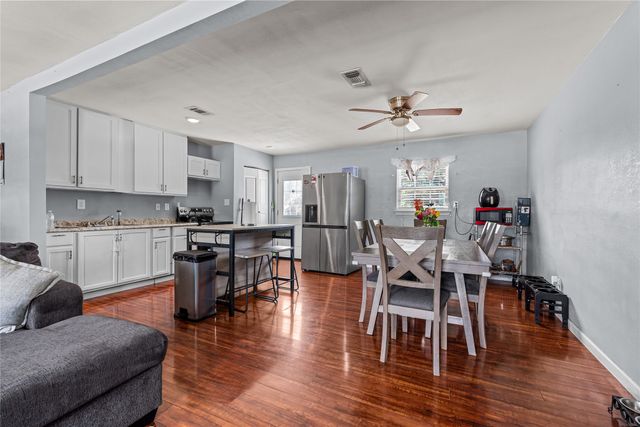 7036 Sandybrook Drive, Fort Worth, TX 76120
