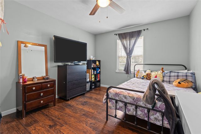 7036 Sandybrook Drive, Fort Worth, TX 76120