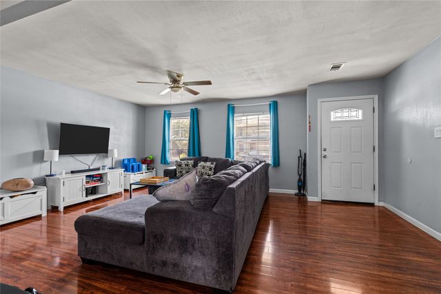 7036 Sandybrook Drive, Fort Worth, TX 76120