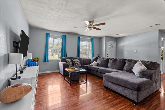 7036 Sandybrook Drive, Fort Worth, TX 76120