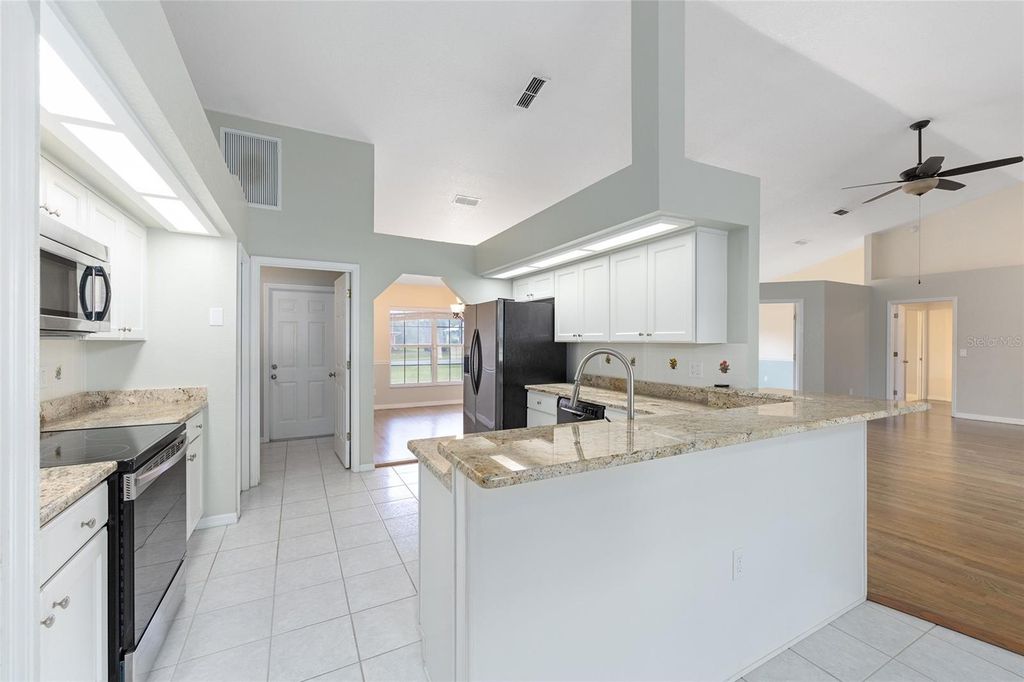 Image 13 of property listing at 10521 SW 54TH COURT, Ocala, FL 34476