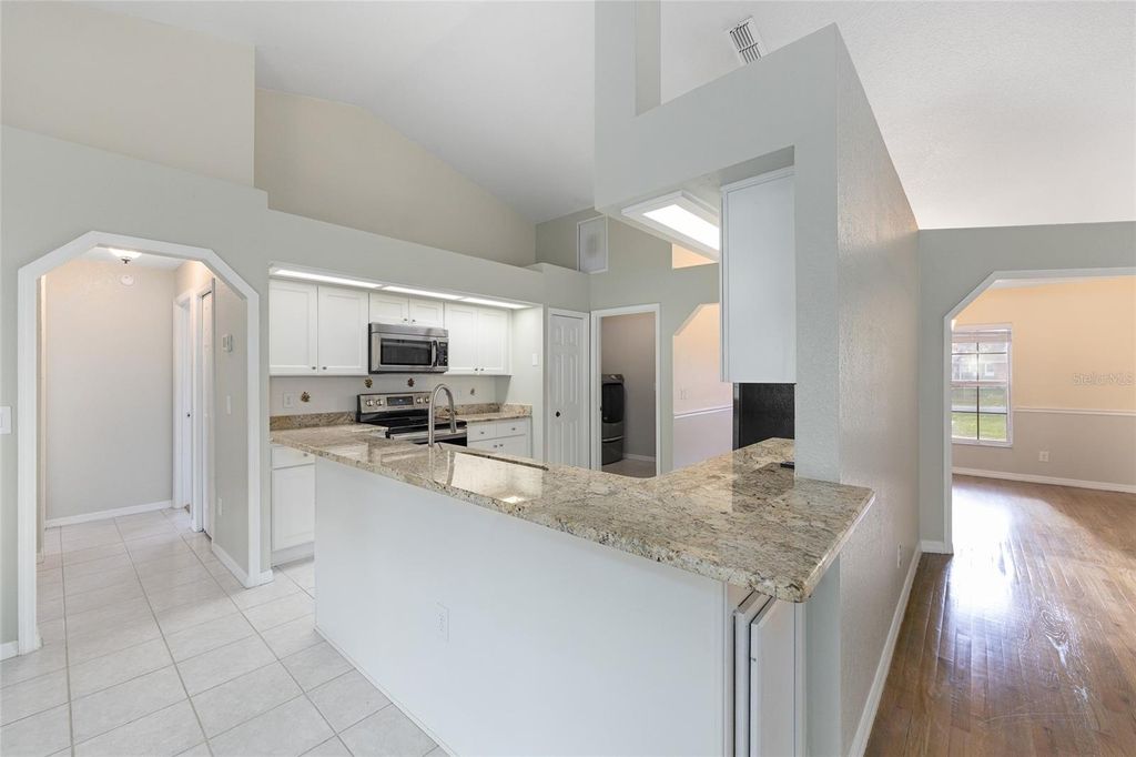 Image 14 of property listing at 10521 SW 54TH COURT, Ocala, FL 34476