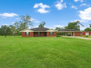3535 Peach Creek Drive, Wharton, TX 77488