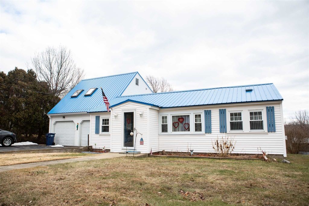 Image 1 of property listing at 17 Seaview Avenue, Hampton, NH 03842