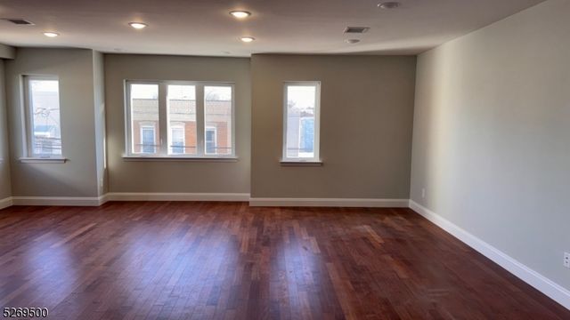 560 N 11Th St, Newark City, NJ 07107