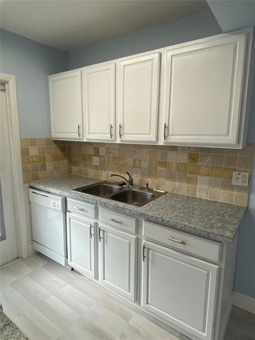 224 Hibiscus Ave Apt 260, Lauderdale By The Sea, FL 33308