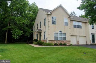 220 HAMPTON GREEN DR, North Wales, PA 19454