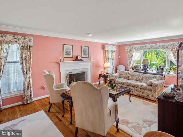 418 BEAUMONT CIR, West Chester, PA 19380