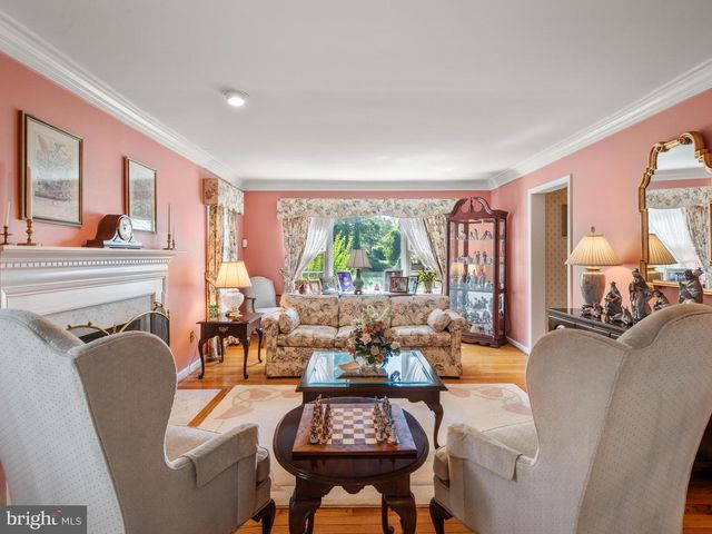 418 BEAUMONT CIR, West Chester, PA 19380