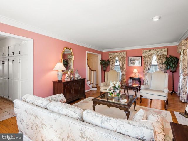 418 BEAUMONT CIR, West Chester, PA 19380