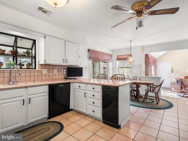 418 BEAUMONT CIR, West Chester, PA 19380