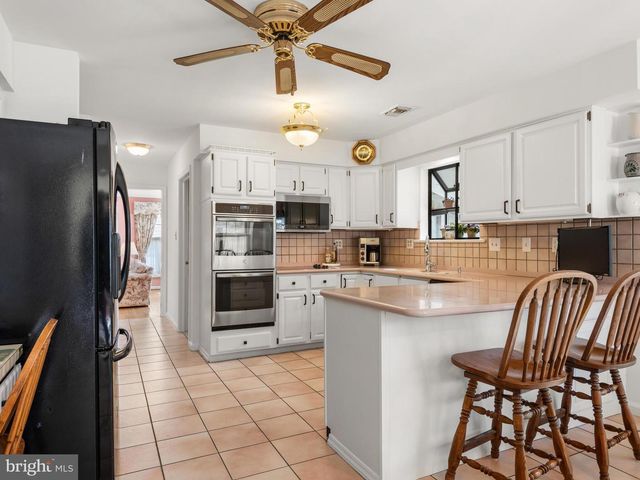 418 BEAUMONT CIR, West Chester, PA 19380